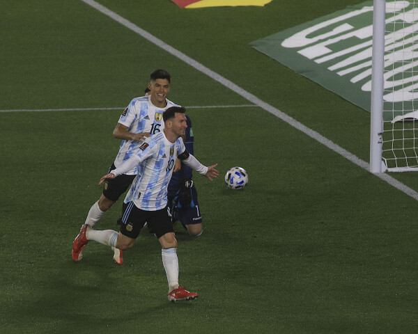 Хет-трик Месси принёс Аргентине победу над Боливией в матче отбора на ЧМ-2022
