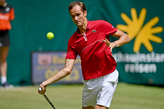 Медведев — Надаль: где смотреть, онлайн-трансляция матча, коэффициенты на финал Australian Open