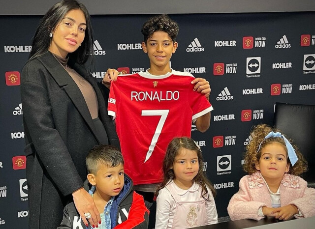 «Манчестер Юнайтед» подписал сына Роналду