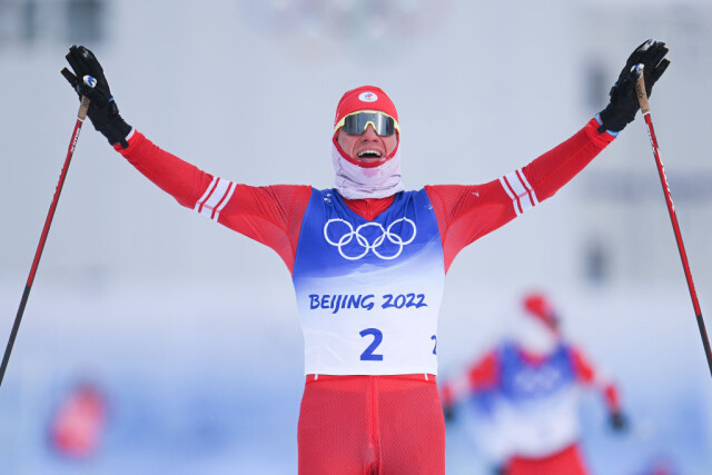 Большунов — царь Пекина! Российский лыжник взял третье золото на Олимпиаде