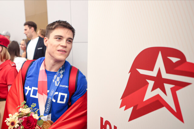Олимпийский чемпион Нагорный примет участие в параде Победы на Красной площади