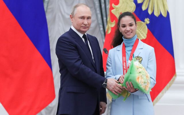Вероника Степанова потроллила норвежского биатлониста, выложив его фото в майке с Путиным
