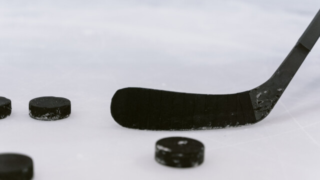 10-летний российский хоккеист подрался с судьёй