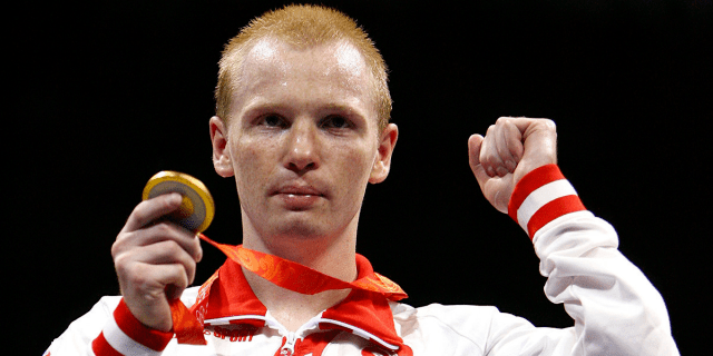 Чемпион ОИ Тищенко одержал победу в дебютном бою на профессиональном уровне