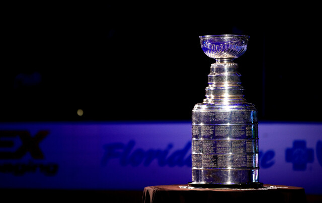 В НХЛ подтвердили, что хоккеистам не позволят привезти Кубок Стэнли в Россию