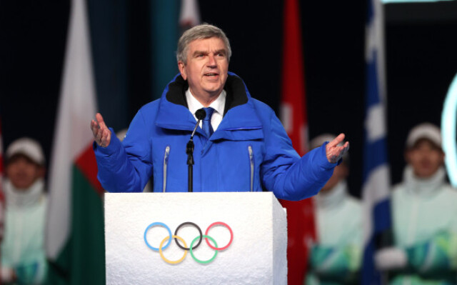 Президент МОК Бах считает, что с российских спортсменов нельзя снимать отстранение