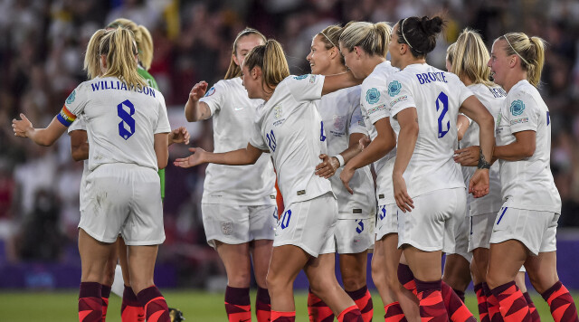 Журналистку BBC возмутил белый состав женской сборной Англии