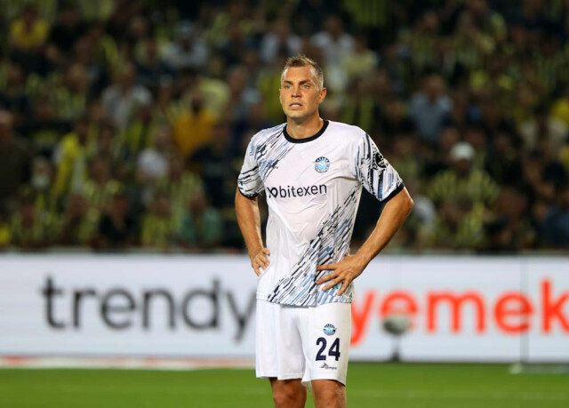 Дзюба стал лучшим игроком «Адана Демирспор» в матче с «Фенербахче»