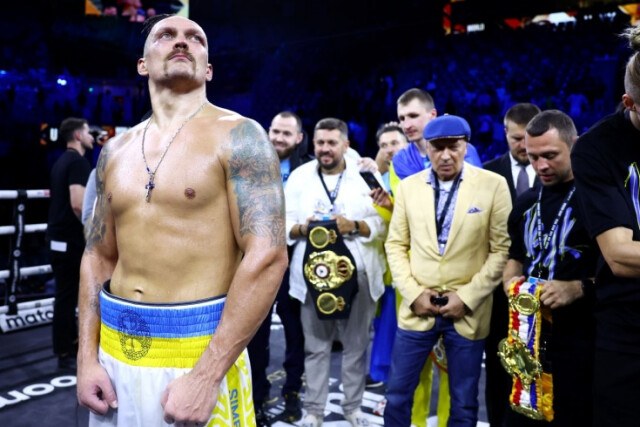 Усик поддержал решение сборной Украины сняться с ЧЕ по боксу после запрета флага
