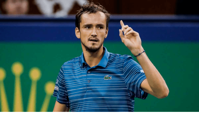 Даниил Медведев стартовал с уверенной победы на турнире в Астане
