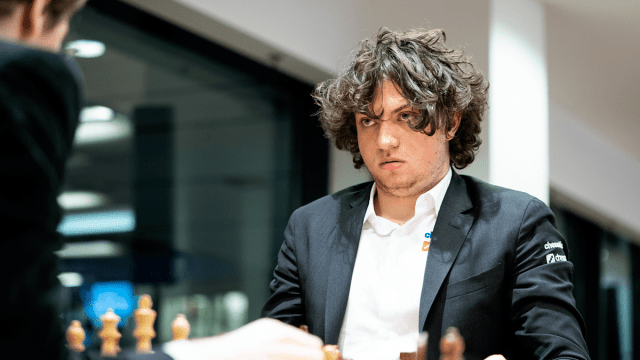 Соперник скандального гроссмейстера Ниманна сломал шахматную фигуру прямо во время партии