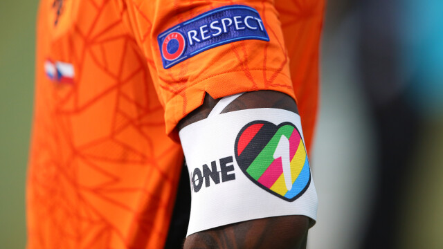 Семь сборных под давлением ФИФА отказались от использования повязки OneLove  на ЧМ-2022