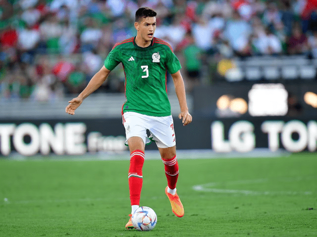 Защитник сборной Мексики Монтес может продолжить карьеру в российском клубе