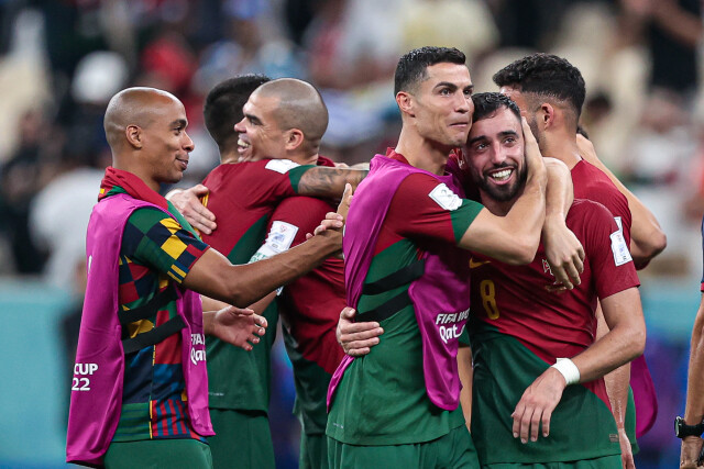 Португалия хочет, чтобы ФИФА переписала на Роналду гол Фернандеша в матче с Уругваем