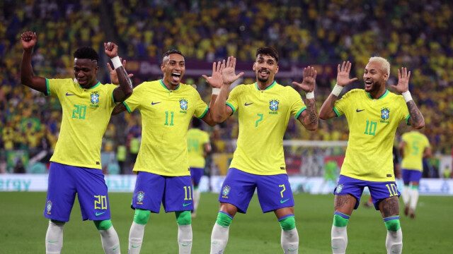 В сборной Бразилии ответили на критику танцев при голах