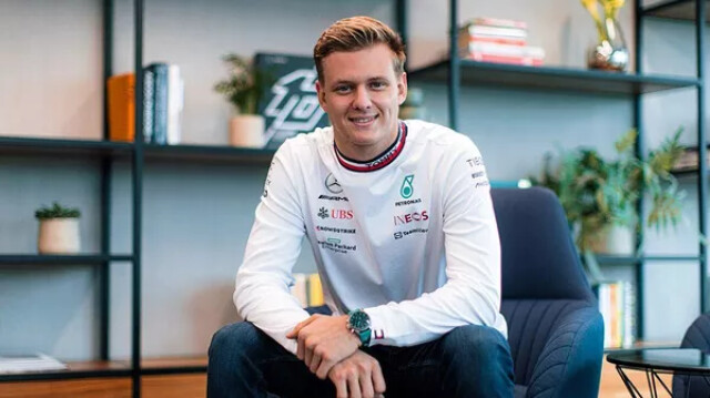 Мик Шумахер в сезоне-2023 будет резервным пилотом «Мерседеса»