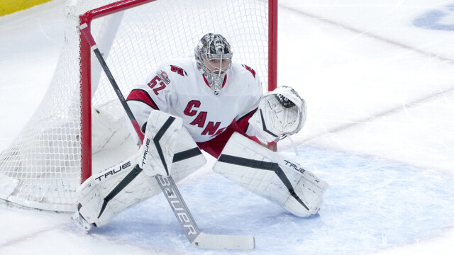 Кочетков стал 6-м вратарём-новичком НХЛ по длительности очковой серии