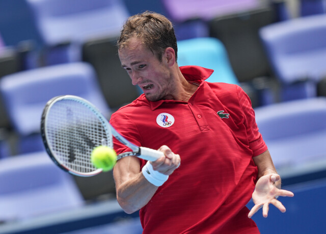 Медведев сыграет с итальянцем Сонего в первом круге турнира в Аделаиде