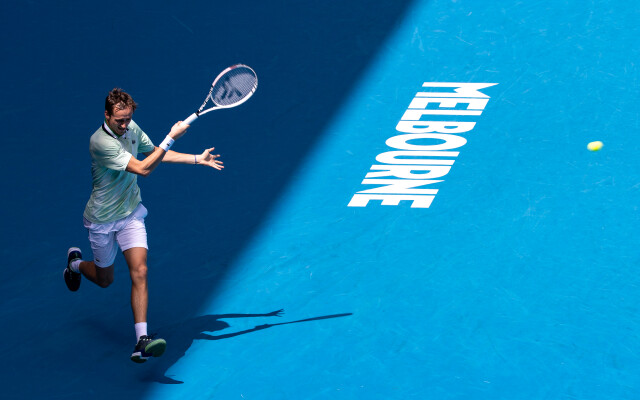 На Australian Open смогут сыграть теннисисты с положительным тестом на коронавирус
