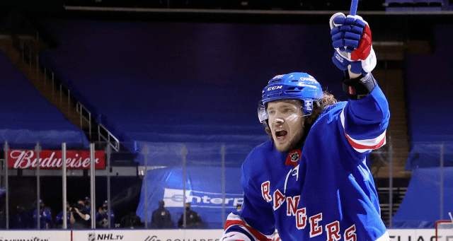 Панарин вышел на 19-е место в истории НХЛ по голам среди россиян