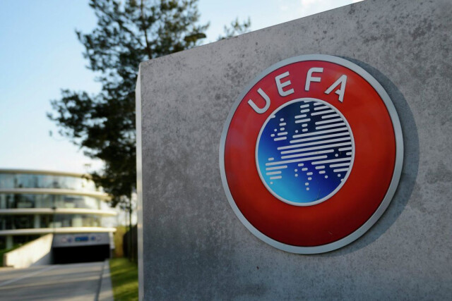 УЕФА оставит в силе отстранение российских команд после встречи с РФС