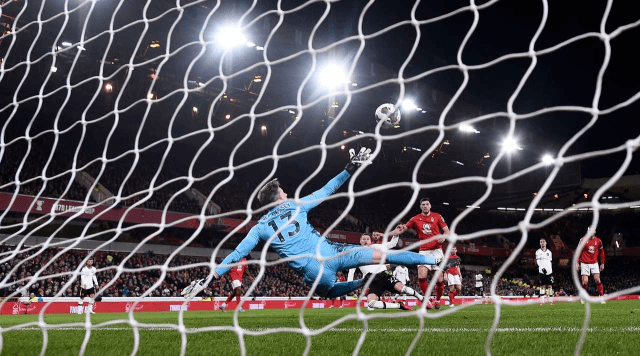 Дебютный гол Вегорста помог «Манчестер Юнайтед» обыграть «Ноттингем» в матче 1/2 финала Кубка лиги