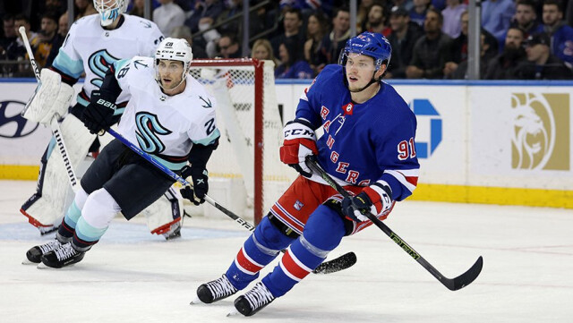 Владимир Тарасенко признан первой звездой дня в НХЛ