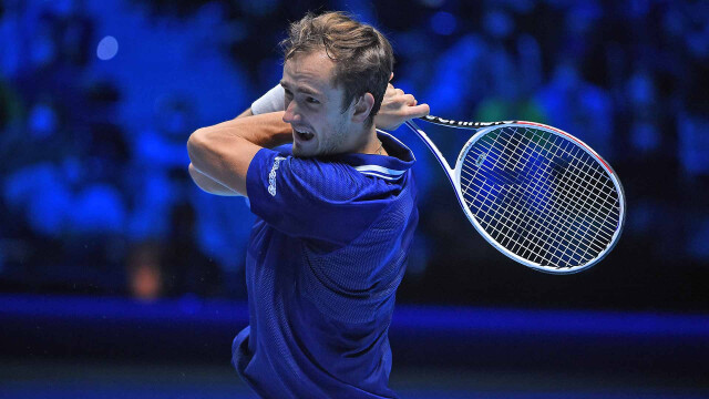 Медведев в шаге от возвращения в топ-10. В полуфинале в Роттердаме будет тяжело