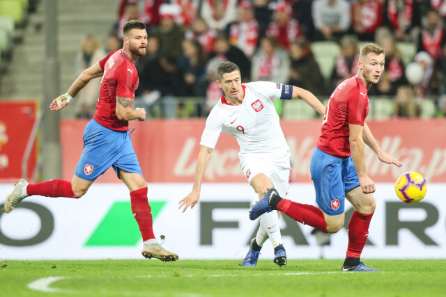 Чехия — Польша: букмекеры назвали фаворита в матче отбора на Евро-2024