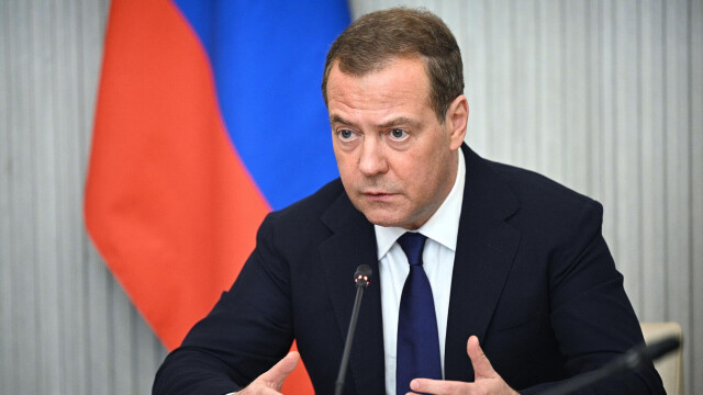 Медведев: нужно переходить в Азию, если это выгодно для российских спортсменов