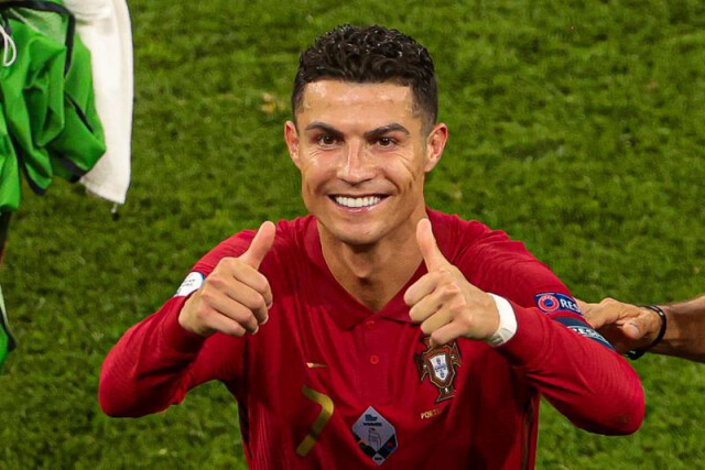 Дубль Роналду помог Португалии разгромить Люксембург в матче квалификации ЧЕ-2024