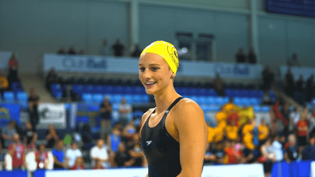 16-летняя пловчиха из Канады побила мировой рекорд на дистанции 400 м вольным стилем