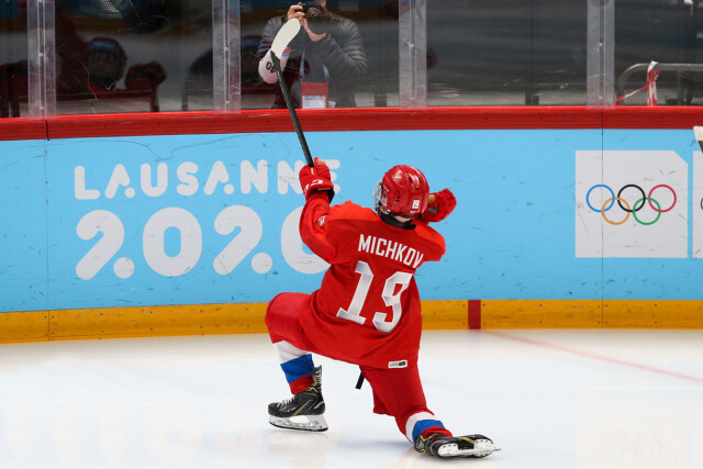 «Мичкова выберут в первом раунде драфта НХЛ». The Athletic — о шансах россиянина