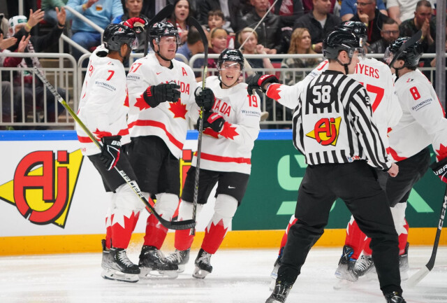 Сборная Канады забросила шесть безответных шайб в ворота Латвии в матче ЧМ-2023 по хоккею