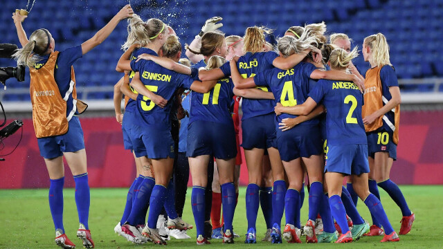 Женскую сборную Швеции по футболу заставляли показывать гениталии на тестировании пола