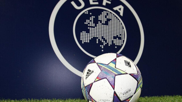 УЕФА может вернуть российских арбитров к работе на международных матчах