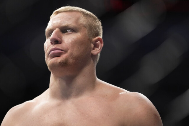 Павлович поднялся на первое место в рейтинге тяжеловесов UFC