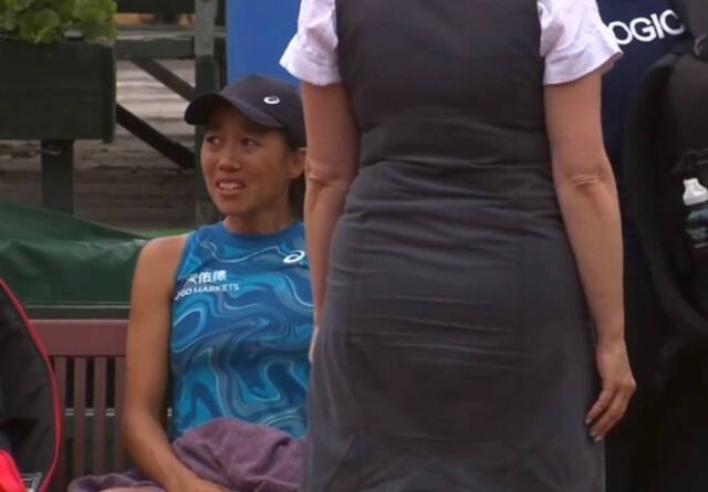 Китайская теннисистка испытала паническую атаку во время матча на турнире в WTA Будапеште