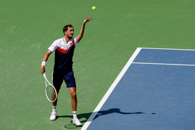 Медведев уверенно переиграл Балажа на US Open, отдав венгру лишь два гейма