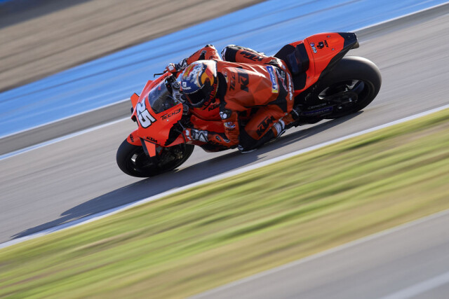 Ставки на мотоспорт и мотогонки: как заработать на MotoGP и спидвее?
